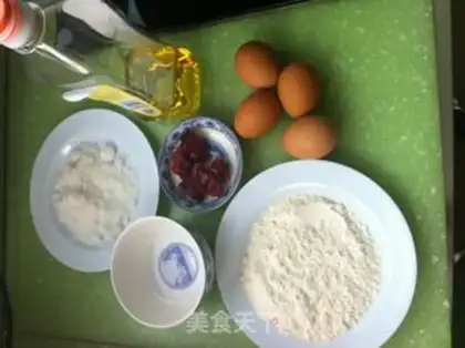 Make Swiss roll of grape jam step 0