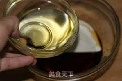 Make The egg yolk mooncake step 2