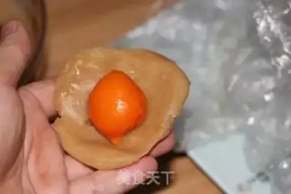 Make The egg yolk mooncake step 6