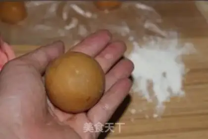 Make The egg yolk mooncake step 13