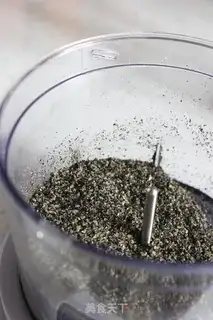 Make Black and white sesame souffle step 1