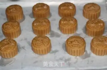 Make The egg yolk mooncake step 16