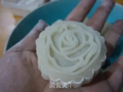 Make Ice mooncake step 17
