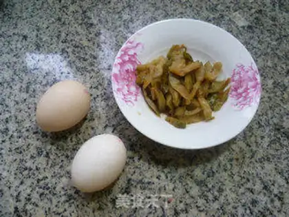 Make Squeeze fried eggs step 0