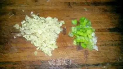 Make Four-season bean fried meat step 0