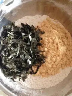 Make Seaweed cedar pine crackers step 6