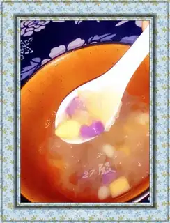 Make A silver spoon of colored white fruit step 3