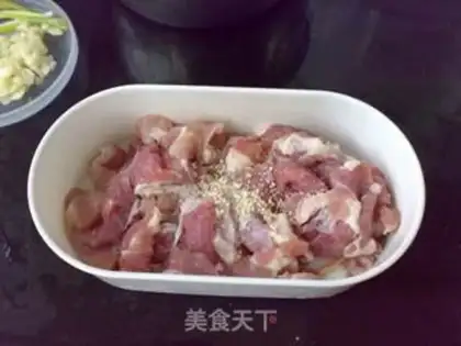 Make Black pepper meat step 1