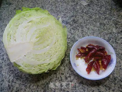 Make A hand tore the cabbage step 0