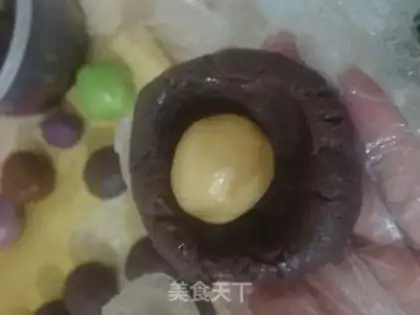 Make A emptiness of a double moon cake step 7