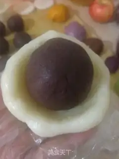 Make A emptiness of a double moon cake step 8