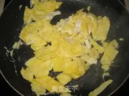 Make Fishball fried eggs step 4
