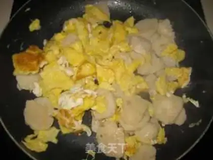 Make Fishball fried eggs step 6