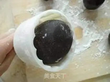 Make Chocolate green bean mooncake step 7