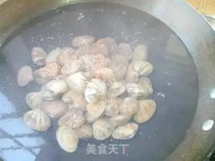 Make Quague clam soup step 1