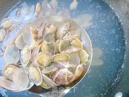 Make Quague clam soup step 2