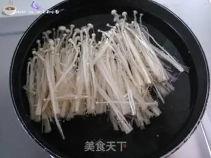 Make Red-oiled needle mushrooms step 2