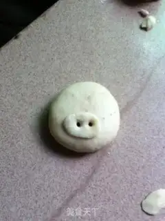 Make Piggy potato buns step 4