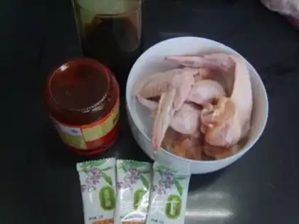 Make Honey-cooked chicken wings step 0