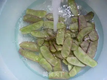Make The lentils are fried step 1