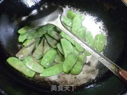 Make The lentils are fried step 4