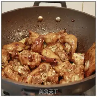 Make Five fragrance roasted pig hoof step 4