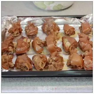 Make Five fragrance roasted pig hoof step 6