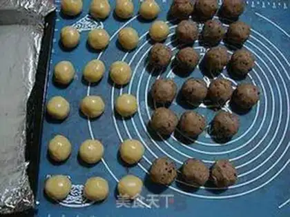 Make Coconut bean mooncake step 5
