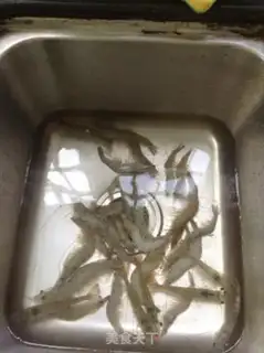 Make Black pepper garlic mashed shrimp step 0