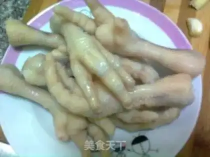 Make Red scalding chestnut claws step 1
