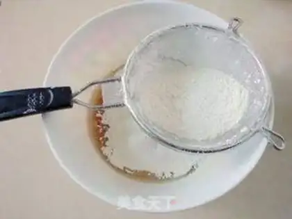 Make Rose Bean Mooncake step 2