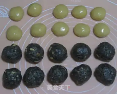 Make Psychic mooncake step 3