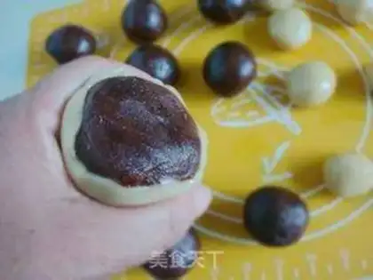 Make Rose Bean Mooncake step 5