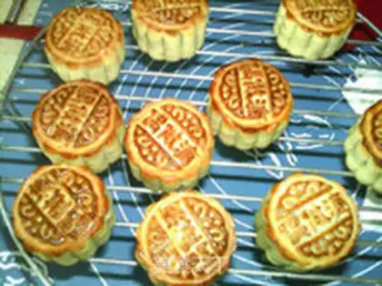 Make Sesame moon cake step 22