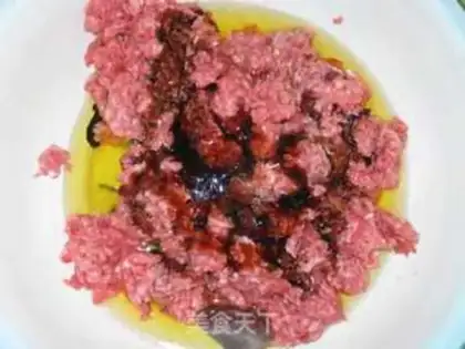 Make Steamed beef celery step 1