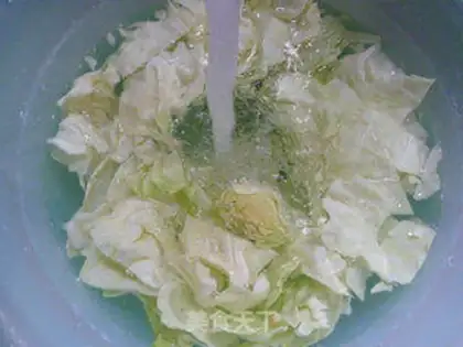 Make The beanfish fried cabbage step 1