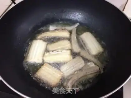 Make Jell-O fish step 2