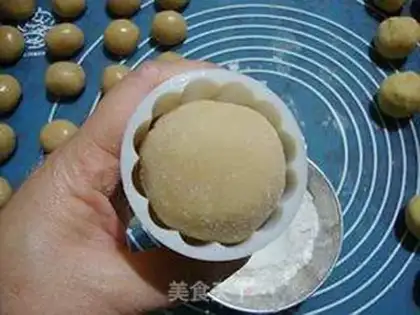 Make A broad strawberry saloon step 11