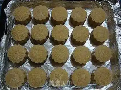 Make A broad strawberry saloon step 13