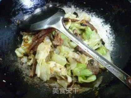 Make The beanfish fried cabbage step 8