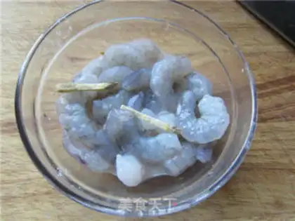Make Tomato shrimp step 1