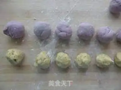 Make Chestnut ice cream mooncake step 12