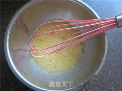 Make Tomato fried eggs step 2