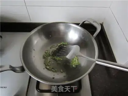 Make Tomato fried eggs step 6