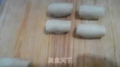 Make Pelican sesame mooncake step 9