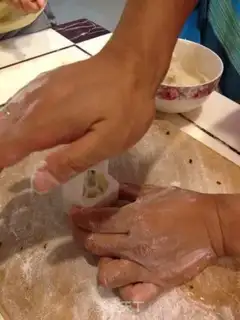 Make Pelican sesame mooncake step 12