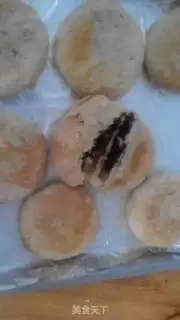 Make Pelican sesame mooncake step 18