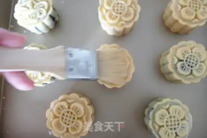 Make A wide moon cake step 22
