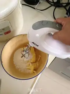 Make The cranberry marfin cake step 4