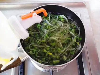Make Twin mushroom salmon step 12